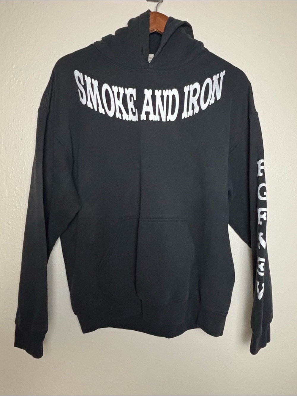 Gildan Men's Large Black Hoodie Sweatshirt